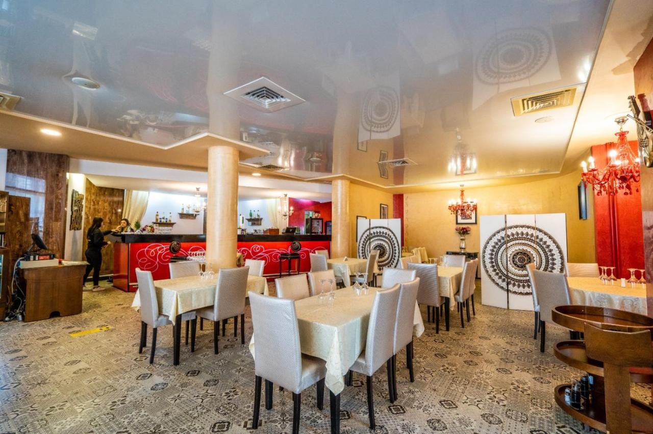 Hotel Tex Club Botoşani Eksteriør billede