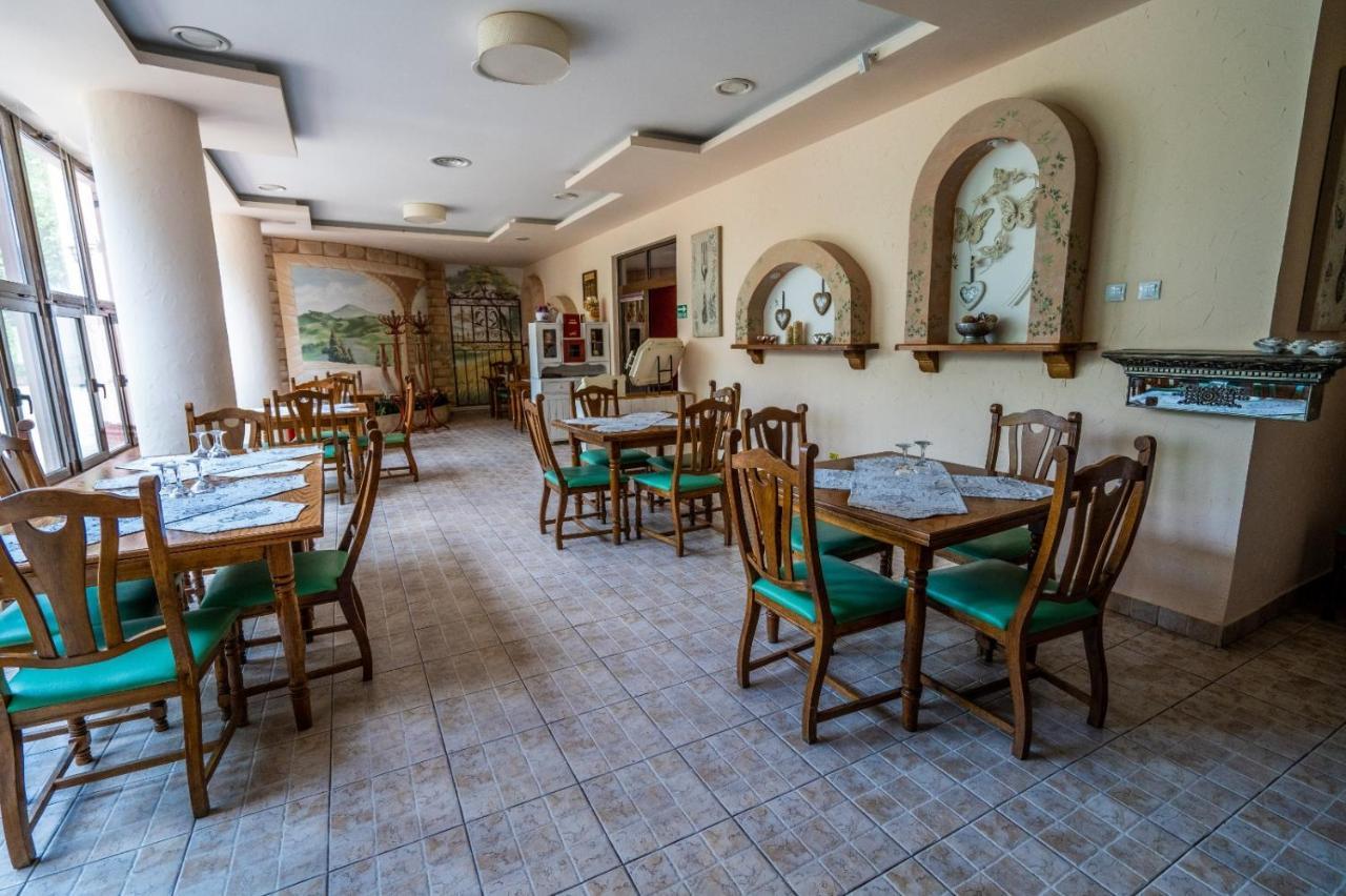 Hotel Tex Club Botoşani Eksteriør billede