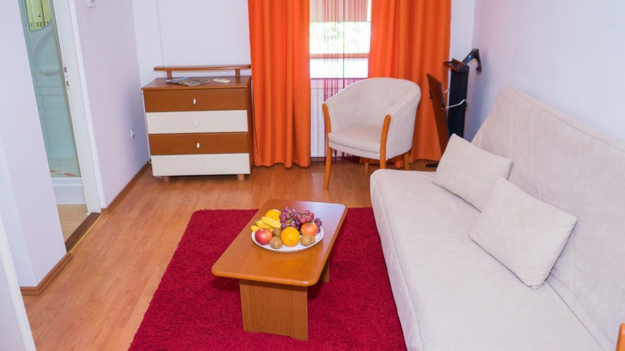 Hotel Tex Club Botoşani Eksteriør billede