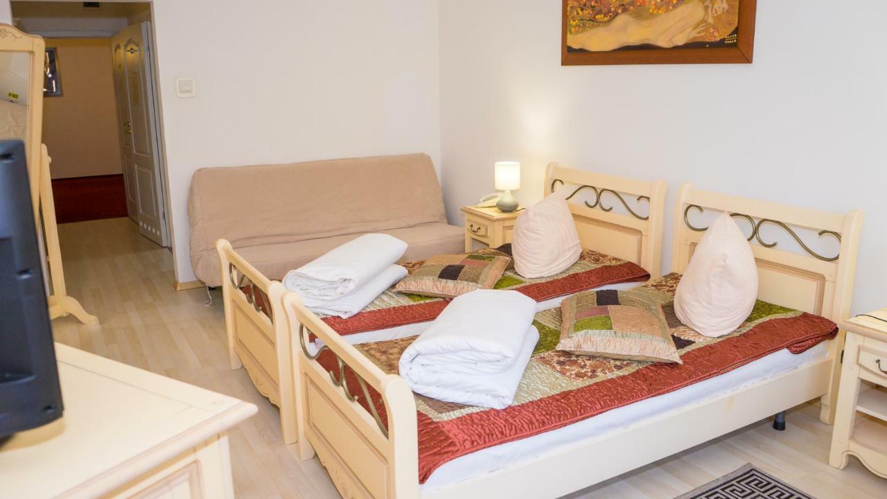 Hotel Tex Club Botoşani Eksteriør billede