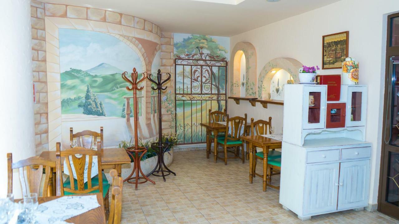 Hotel Tex Club Botoşani Eksteriør billede