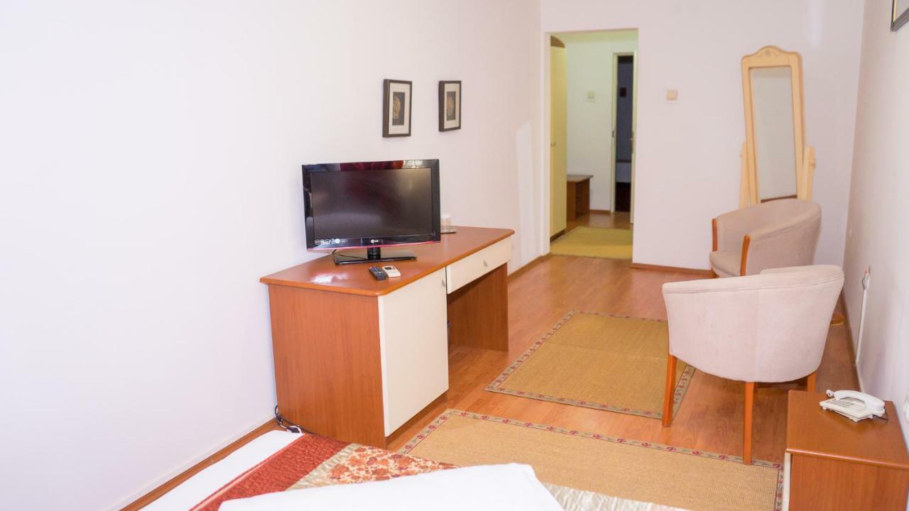 Hotel Tex Club Botoşani Eksteriør billede