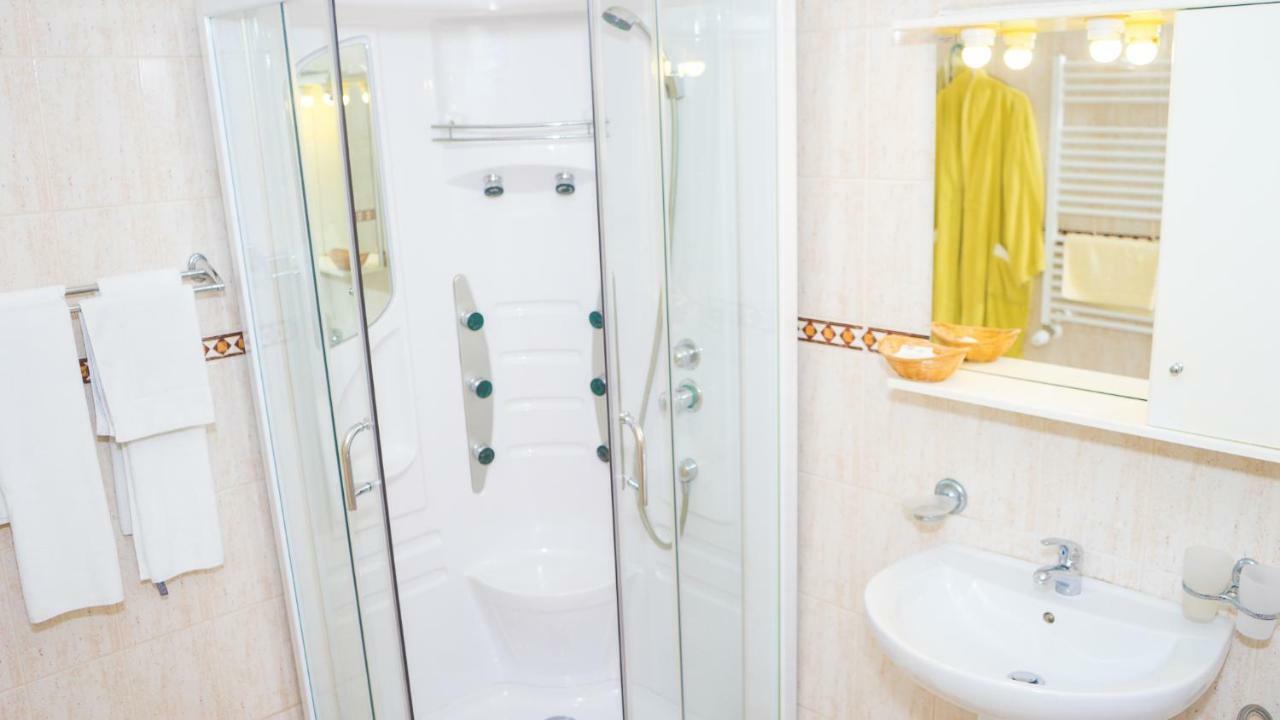 Hotel Tex Club Botoşani Eksteriør billede